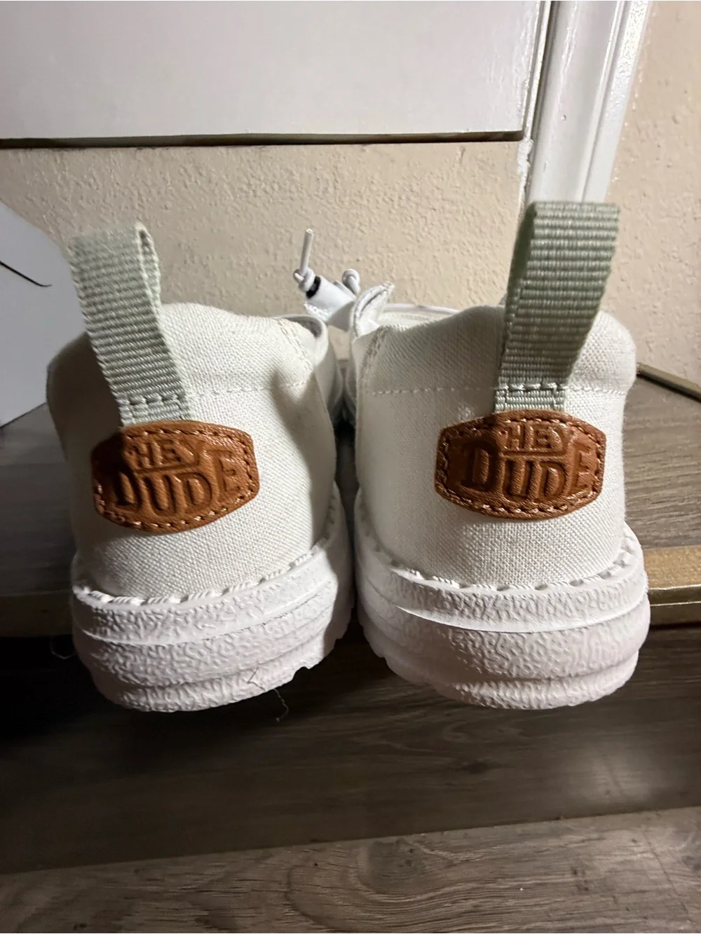 NEW HEY DUDE White Canvas Shoes 7W – Never Worn